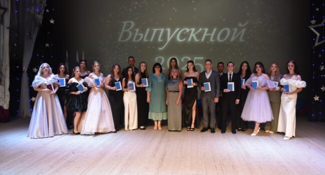 Выпускной вечер в Вейделевской средней школе